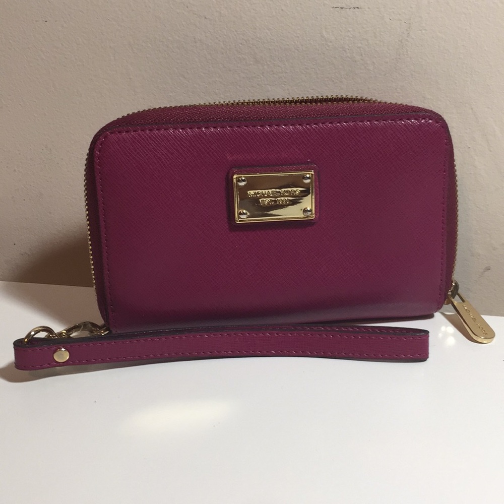 Michael Kors wristlet wallet